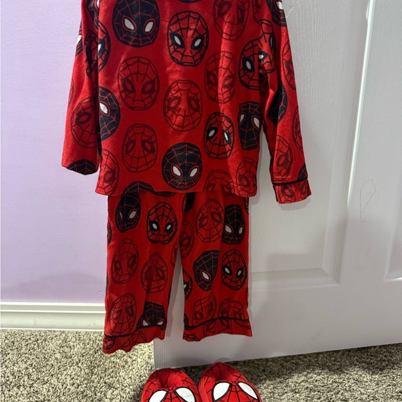 Marvel Red Spider-Man Kids' Pajama Set - Picture 7 of 7